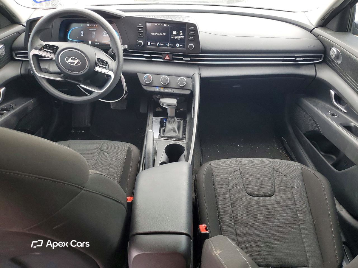 Hyundai Elantra 2025