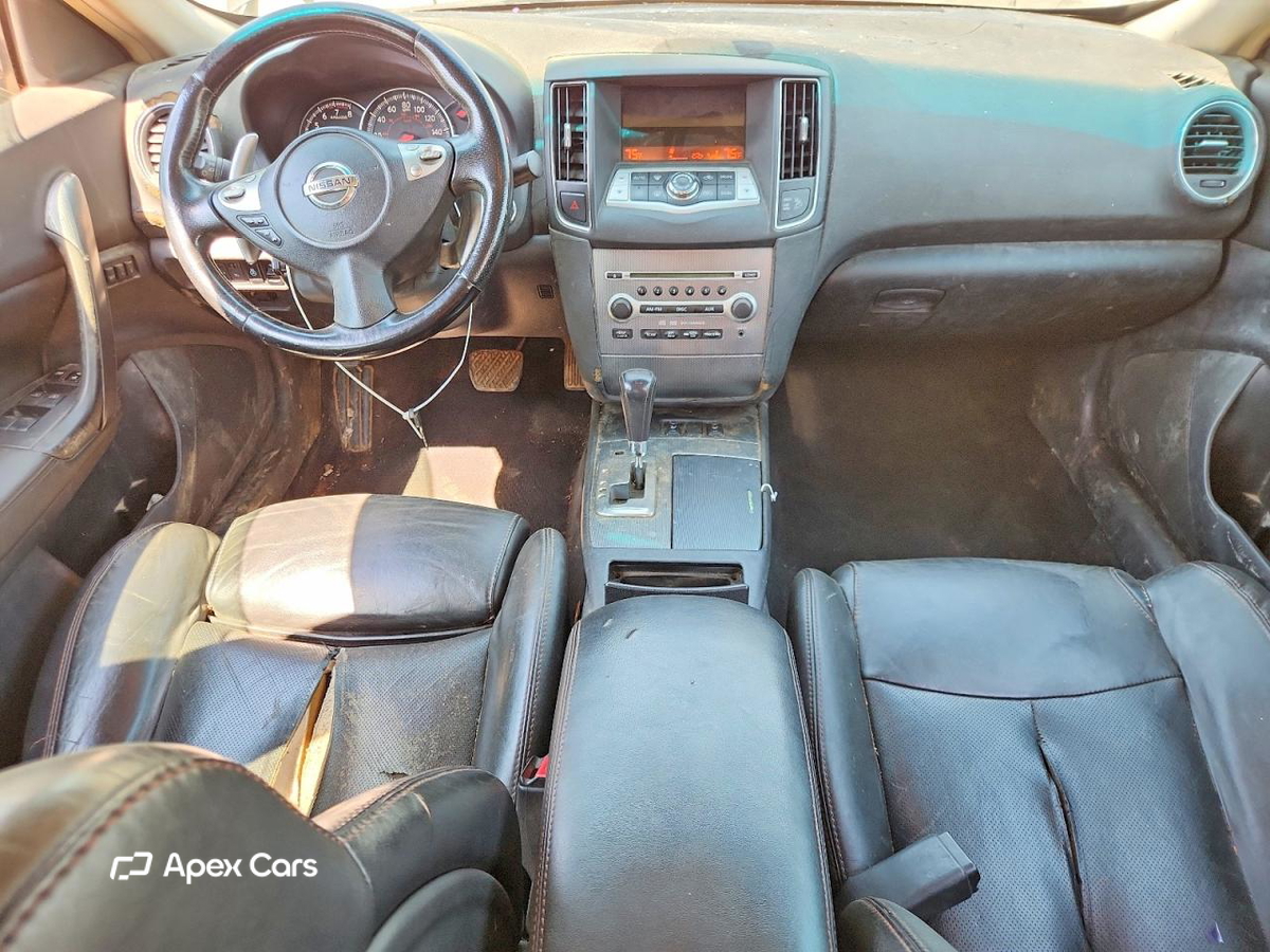 Nissan Maxima 2010