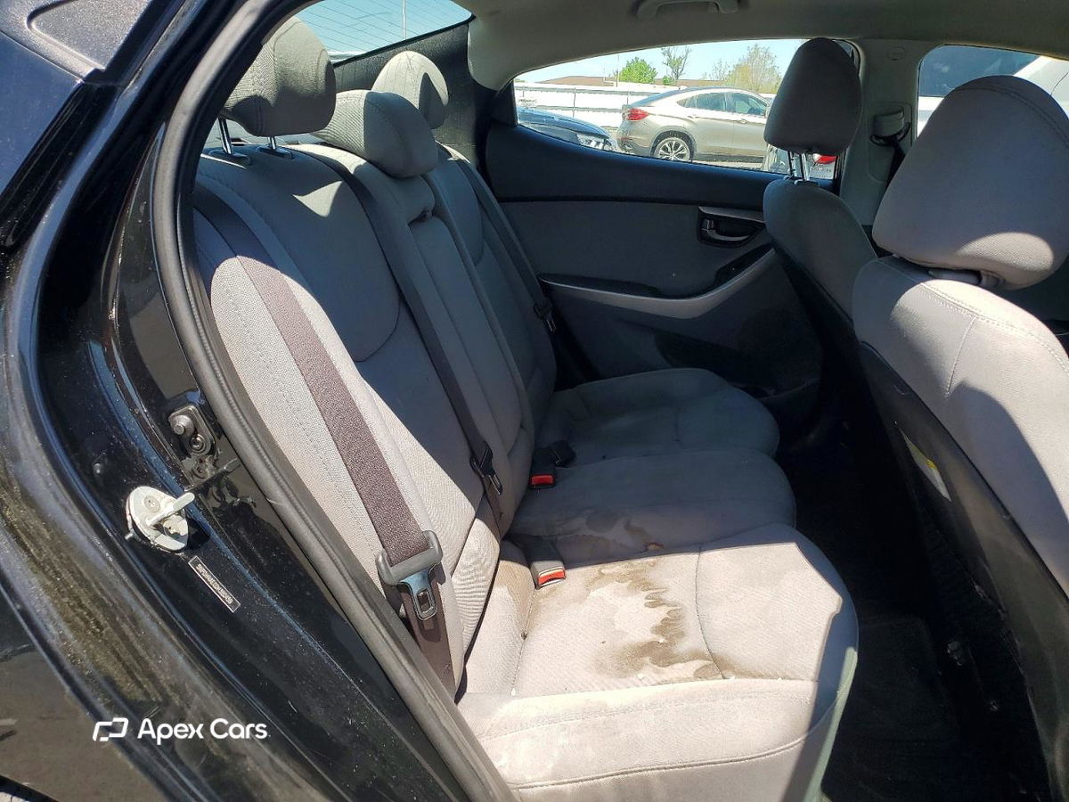 Hyundai Elantra 2013