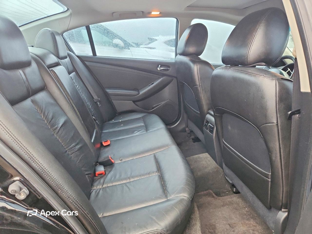 Nissan Altima 2011