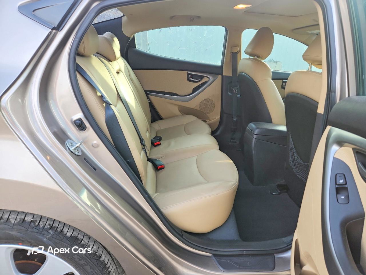 Hyundai Elantra 2012