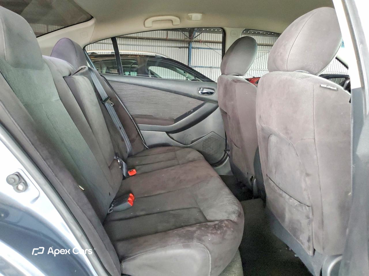 Nissan Altima 2012
