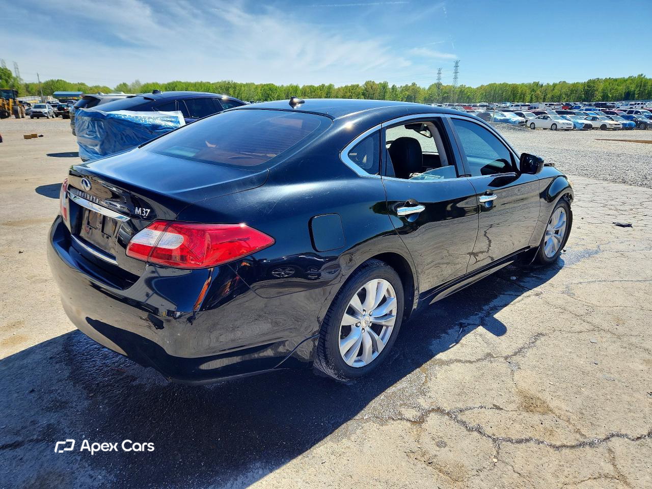 Infiniti M 2011