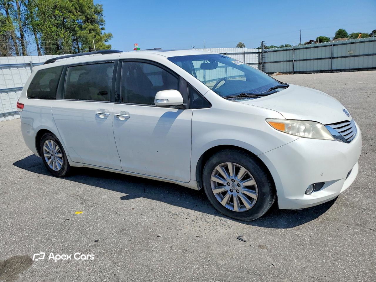 Toyota Sienna 2013