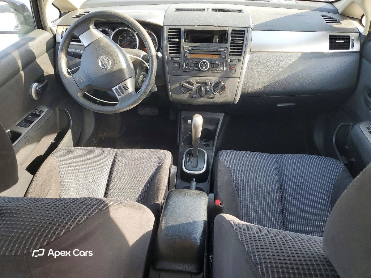 Nissan Versa 2011