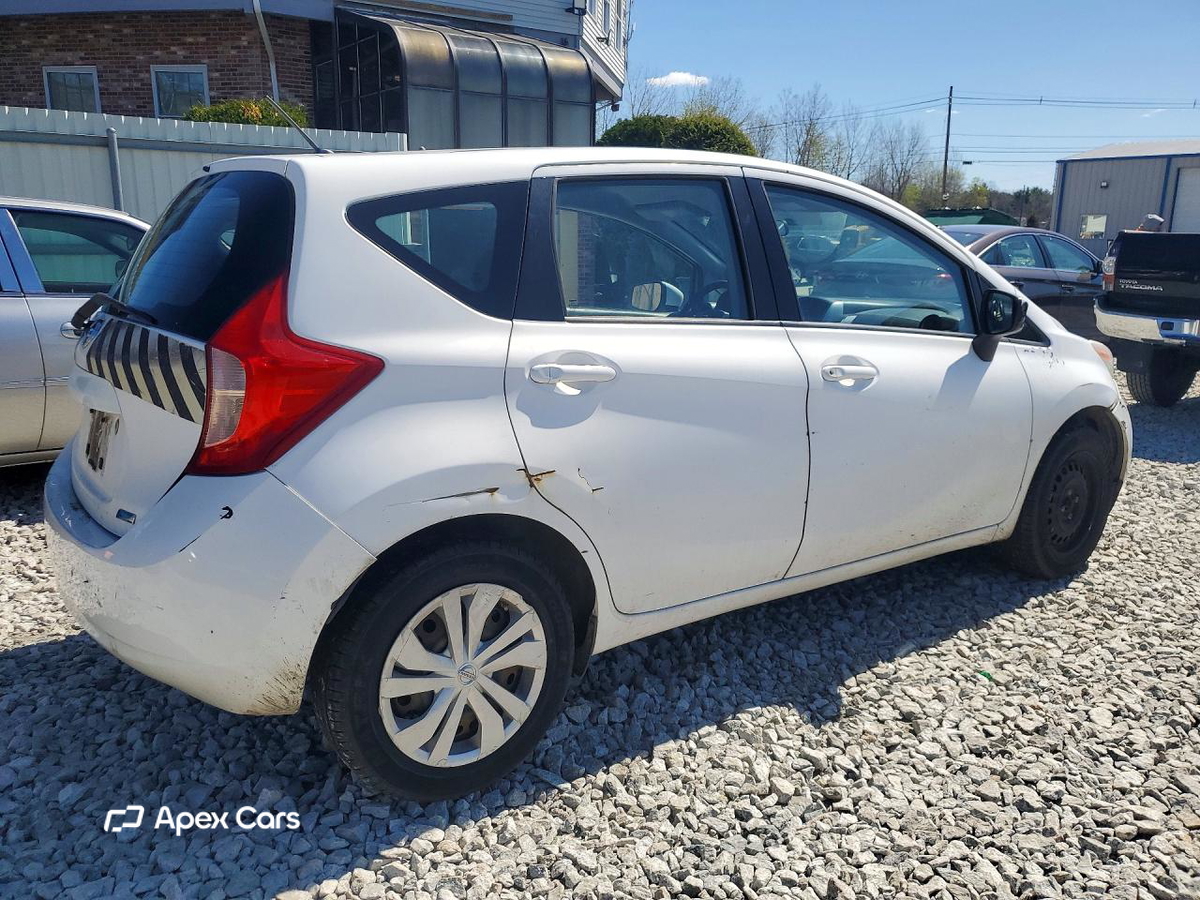Nissan Versa 2015