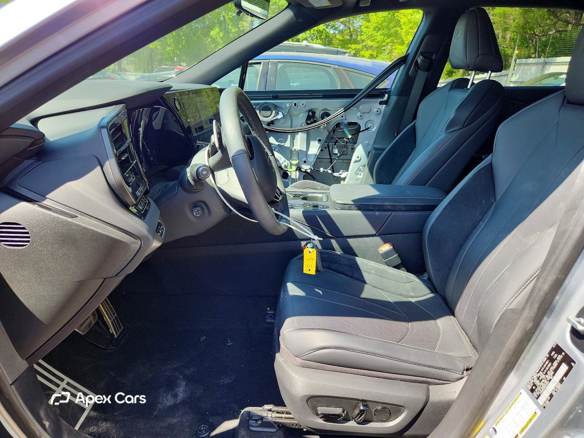 Lexus RX 2024
