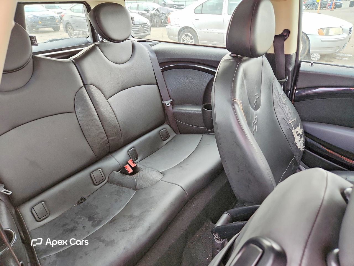 MINI Cooper 2011