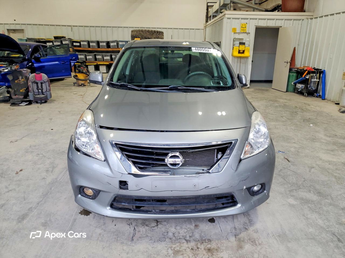 Nissan Versa 2012