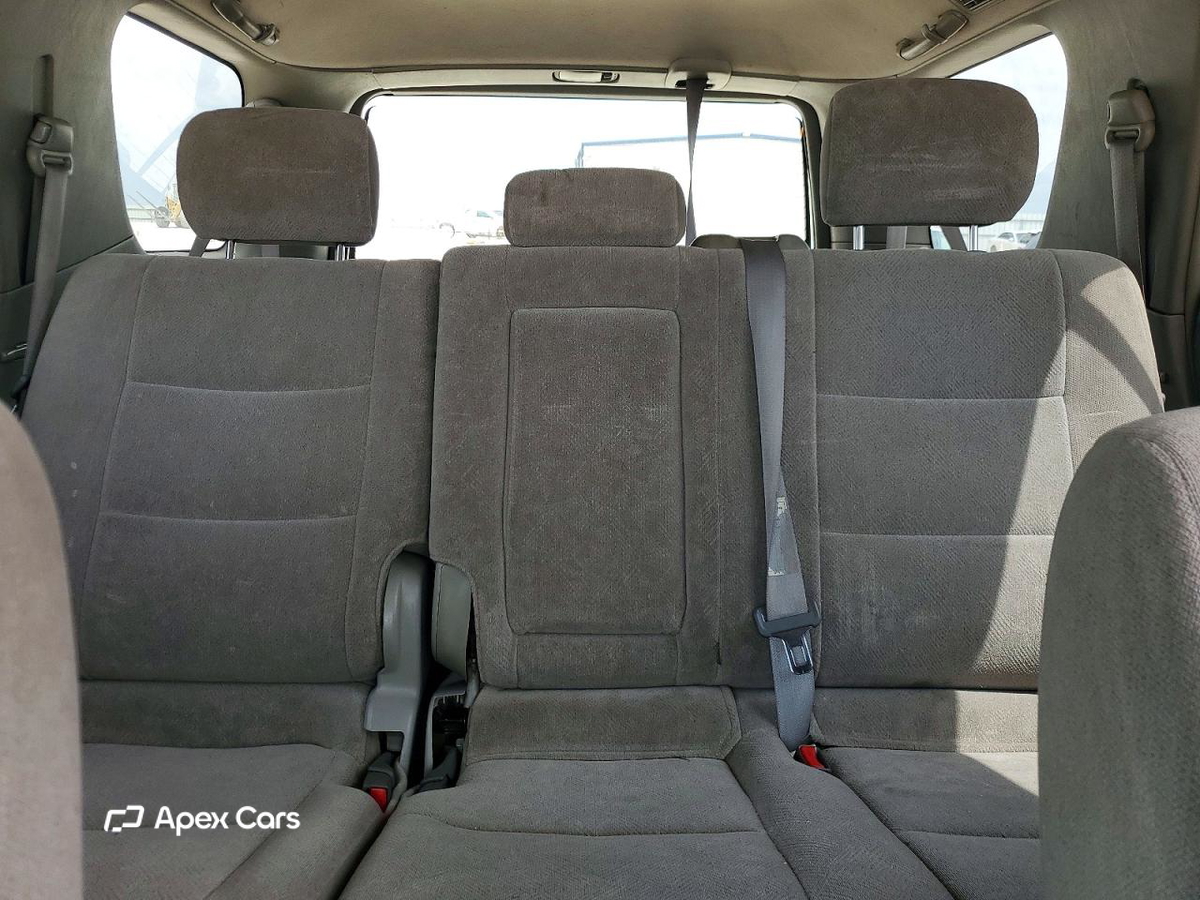 Toyota Sequoia 2004