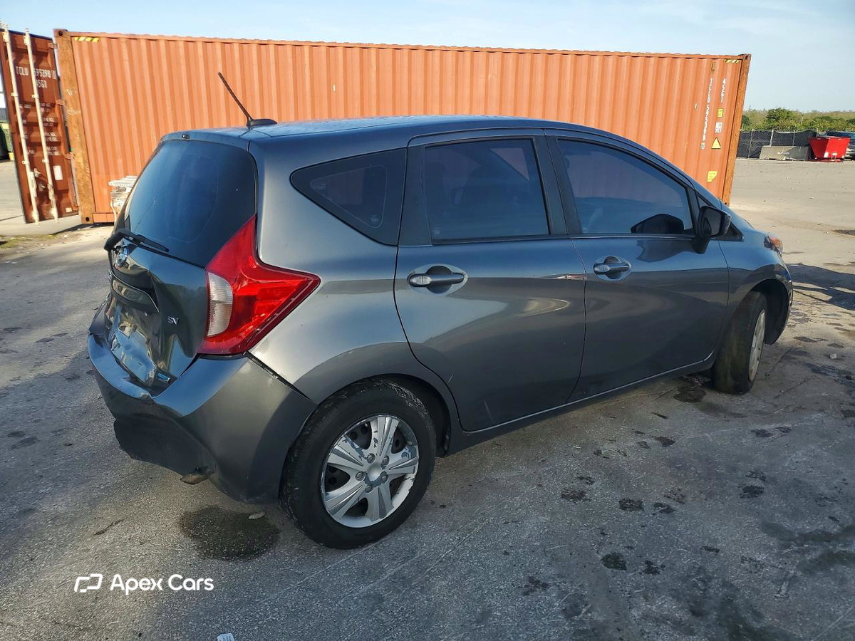 Nissan Versa 2016