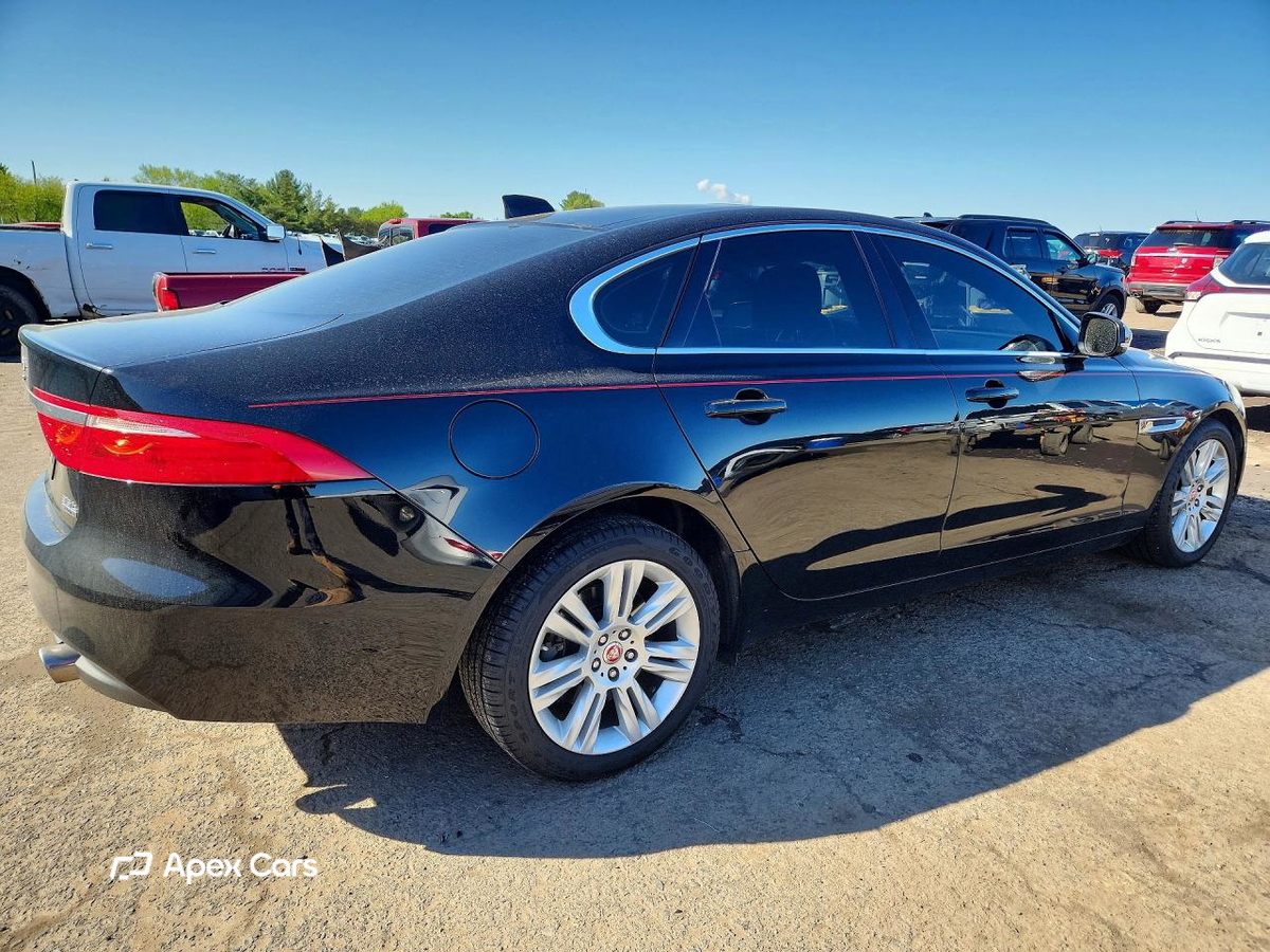 Jaguar XF 2016