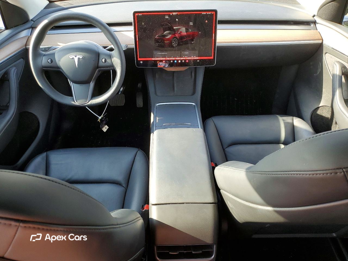Tesla Model Y 2025
