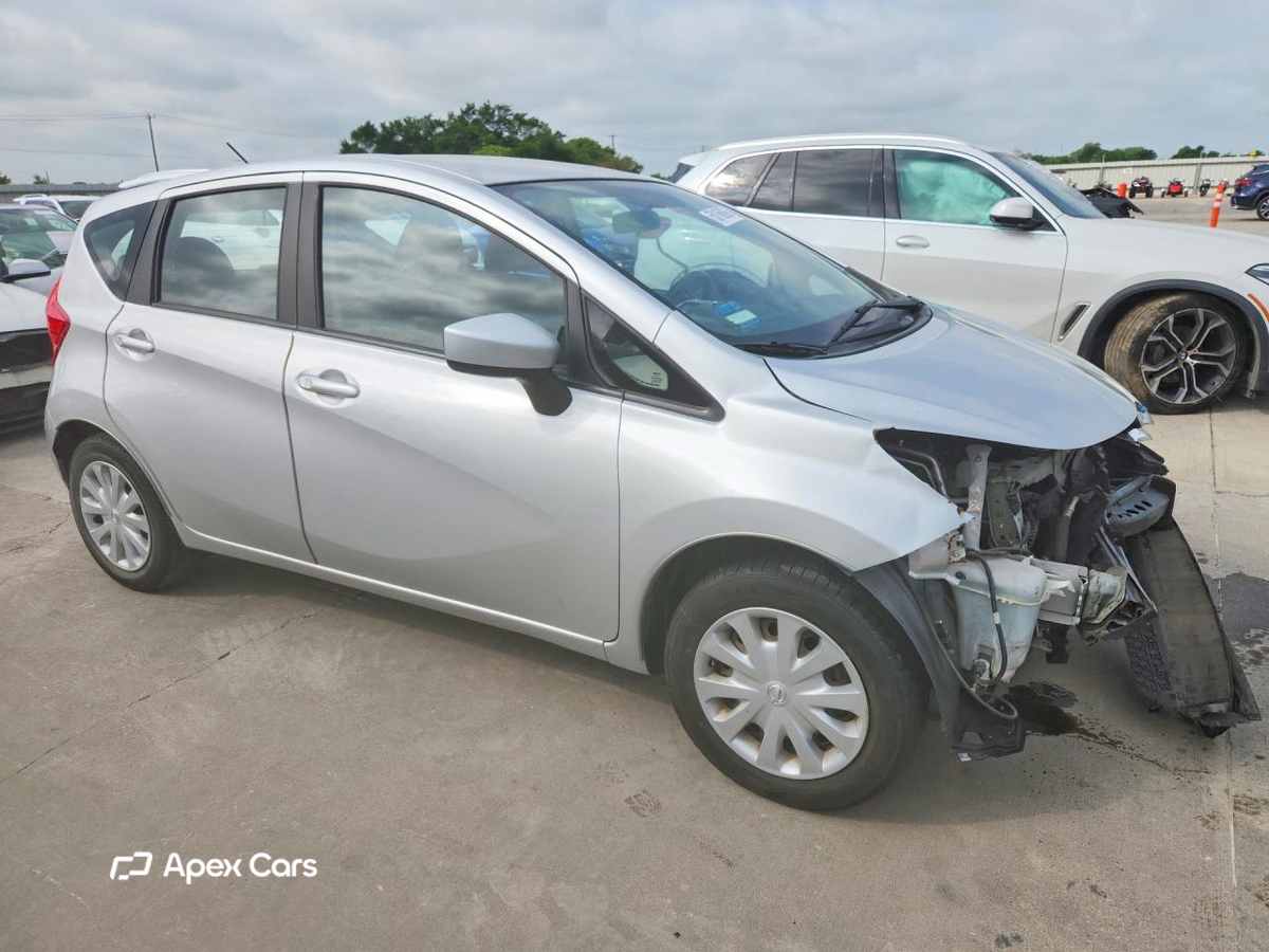 Nissan Versa 2015
