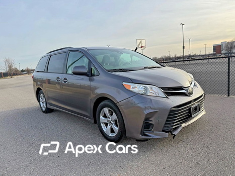 Toyota Sienna 2018 - Image 1 of 10