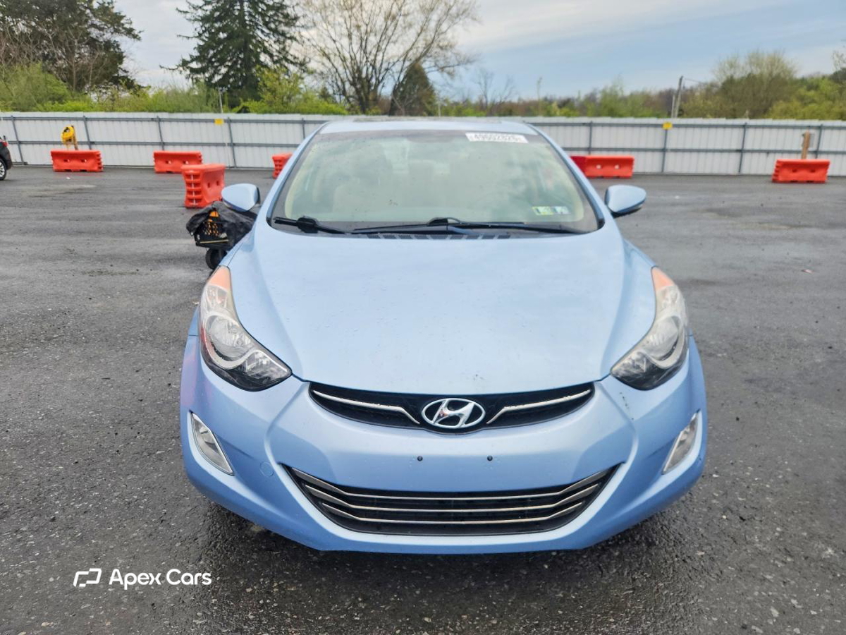 Hyundai Elantra 2012