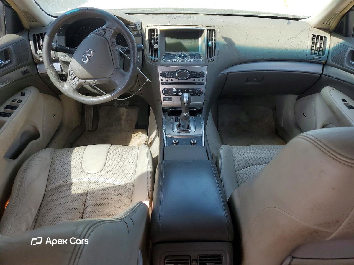 Infiniti G 2011