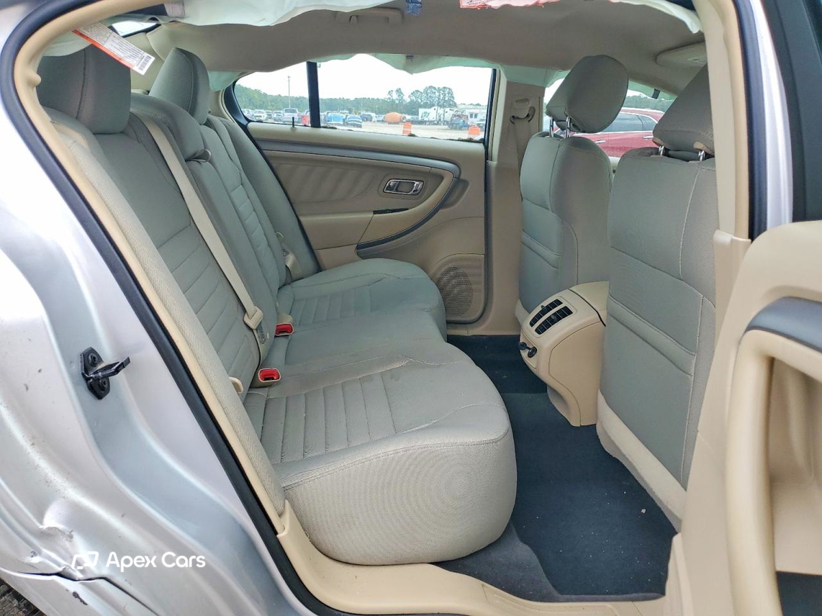 Ford Taurus 2016