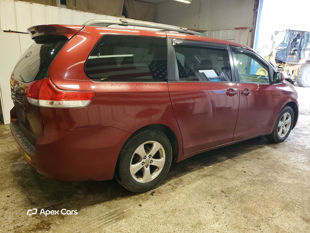Toyota Sienna 2011