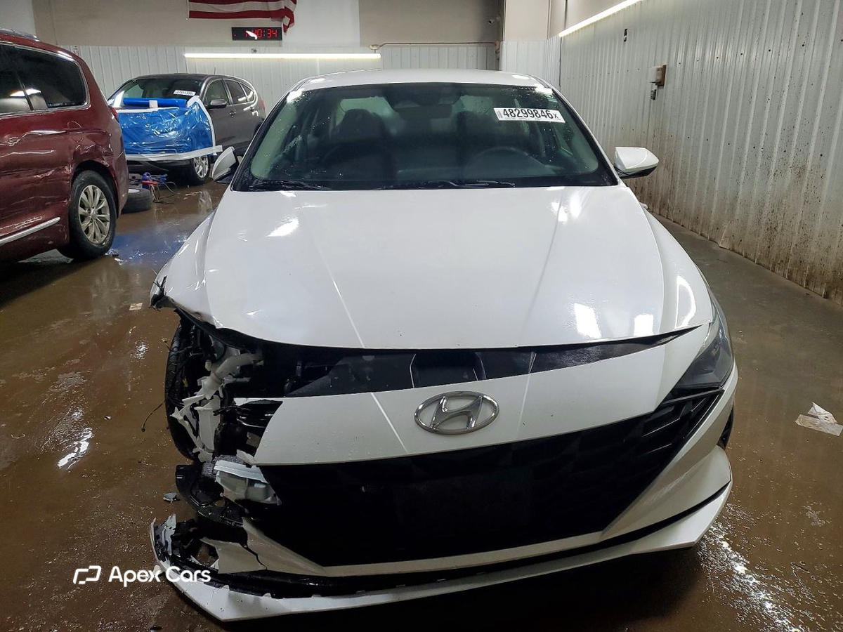 Hyundai Elantra 2022