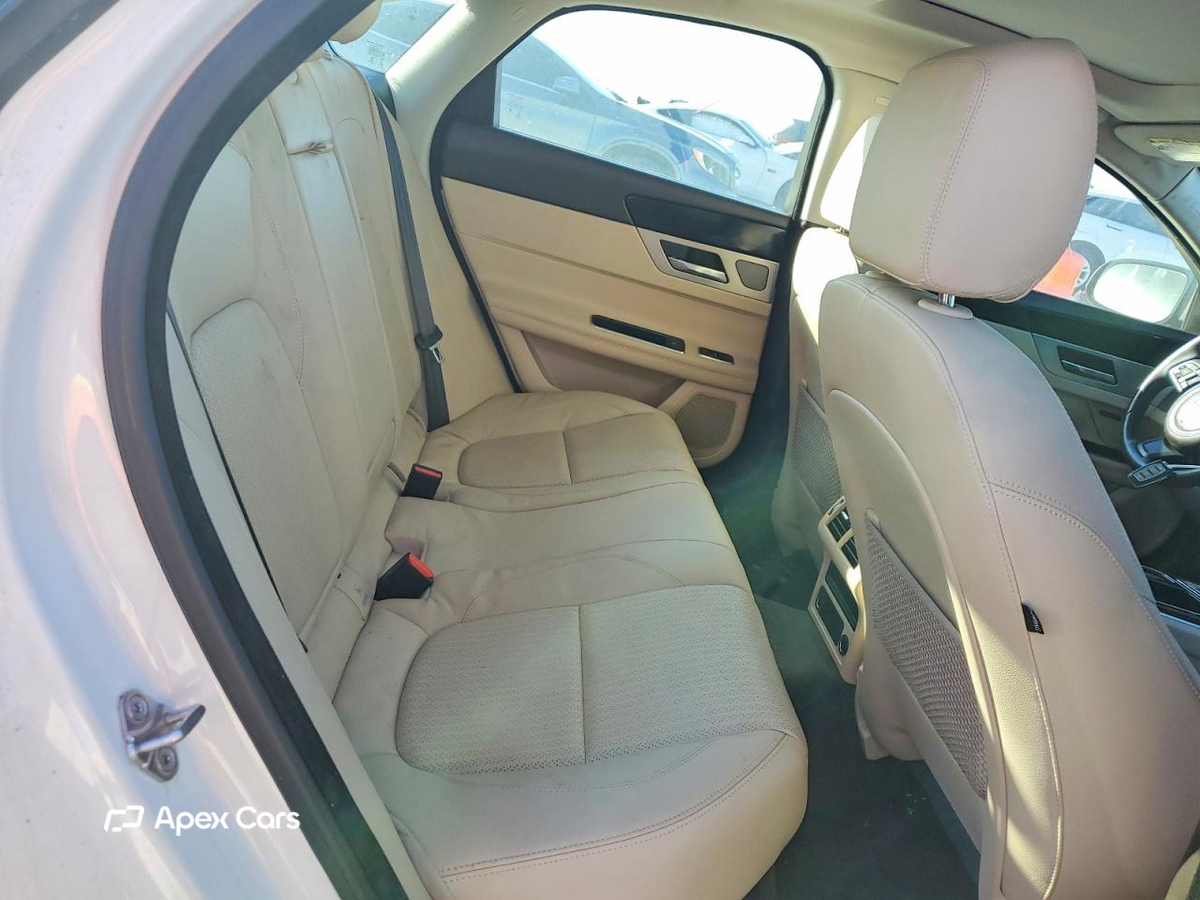 Jaguar XF 2016