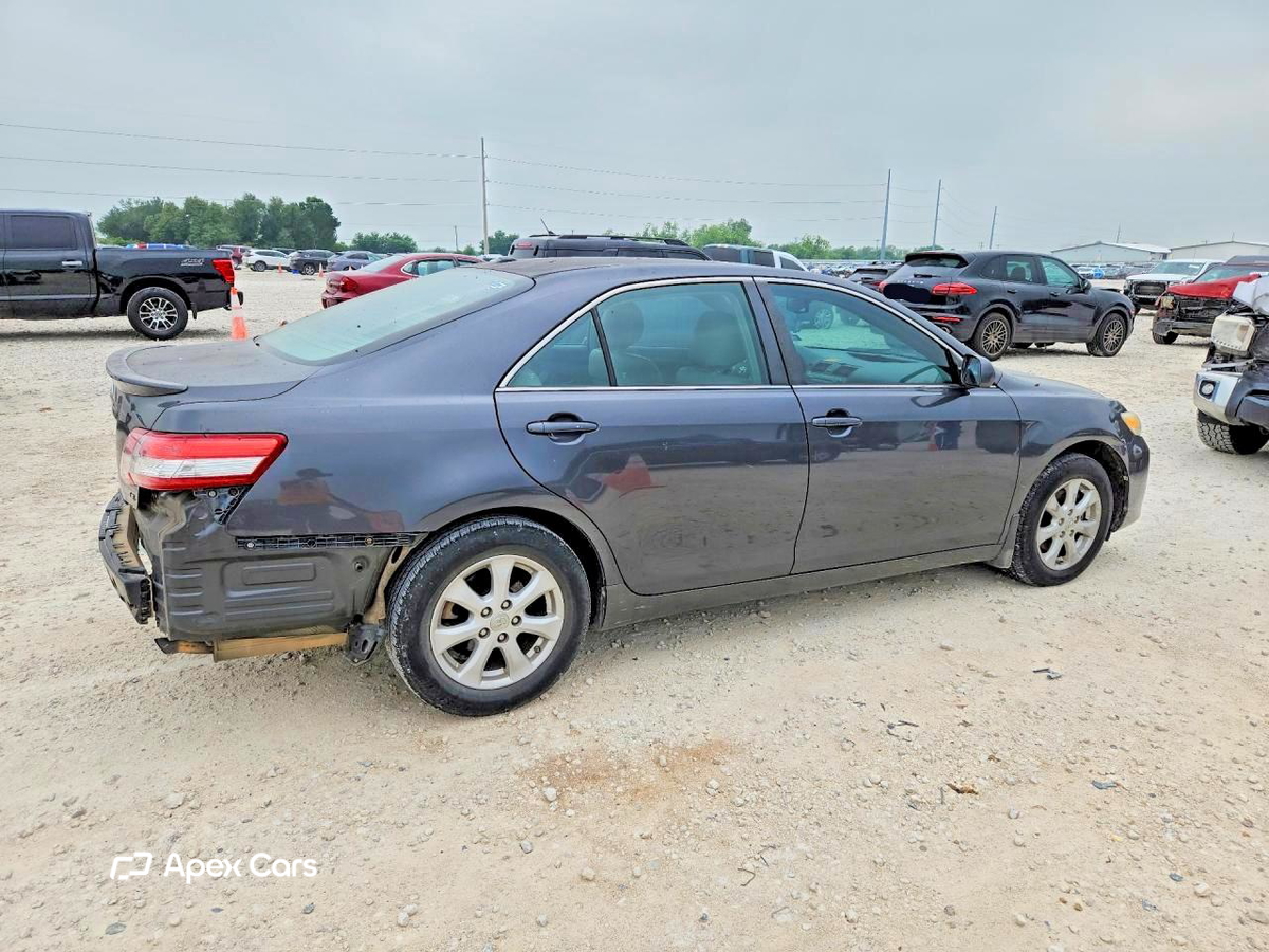 Toyota Camry 2011