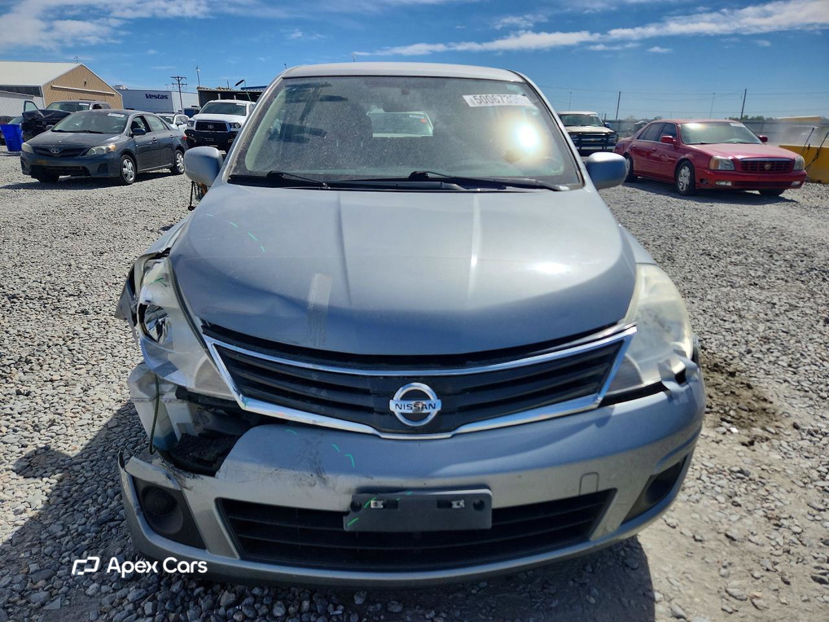 Nissan Versa 2011