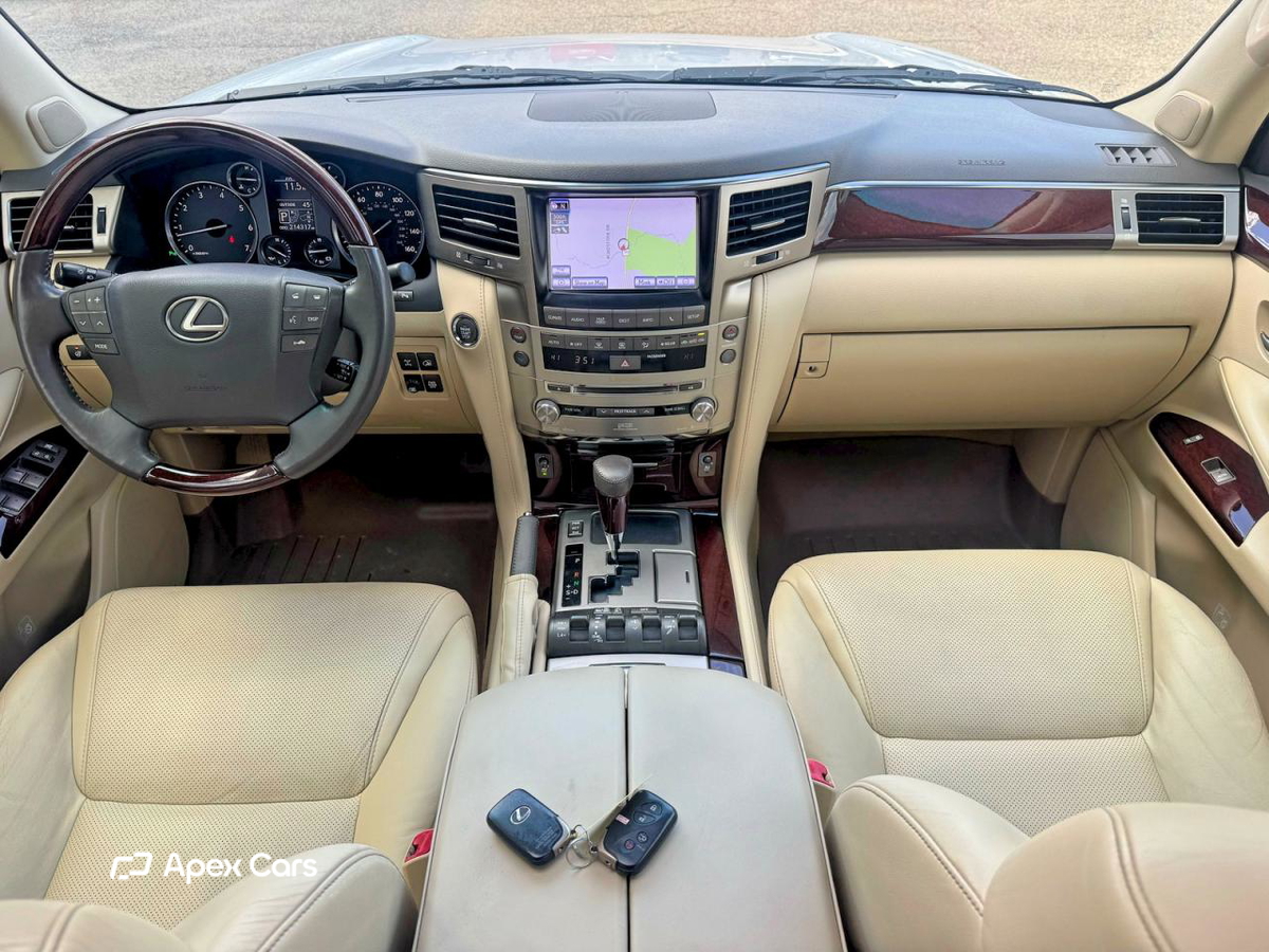 Lexus LX 2014