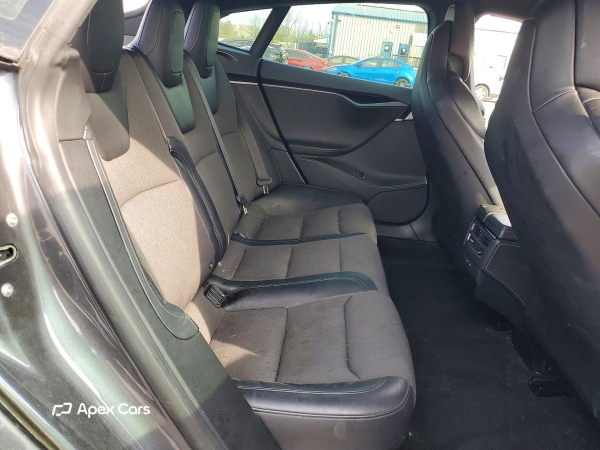 Tesla Model S 2018