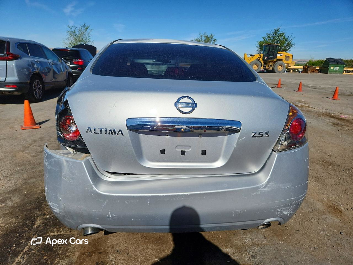 Nissan Altima 2010