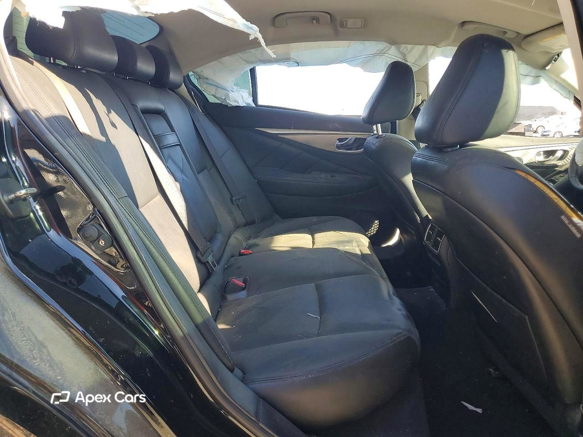 Infiniti Q50 2015