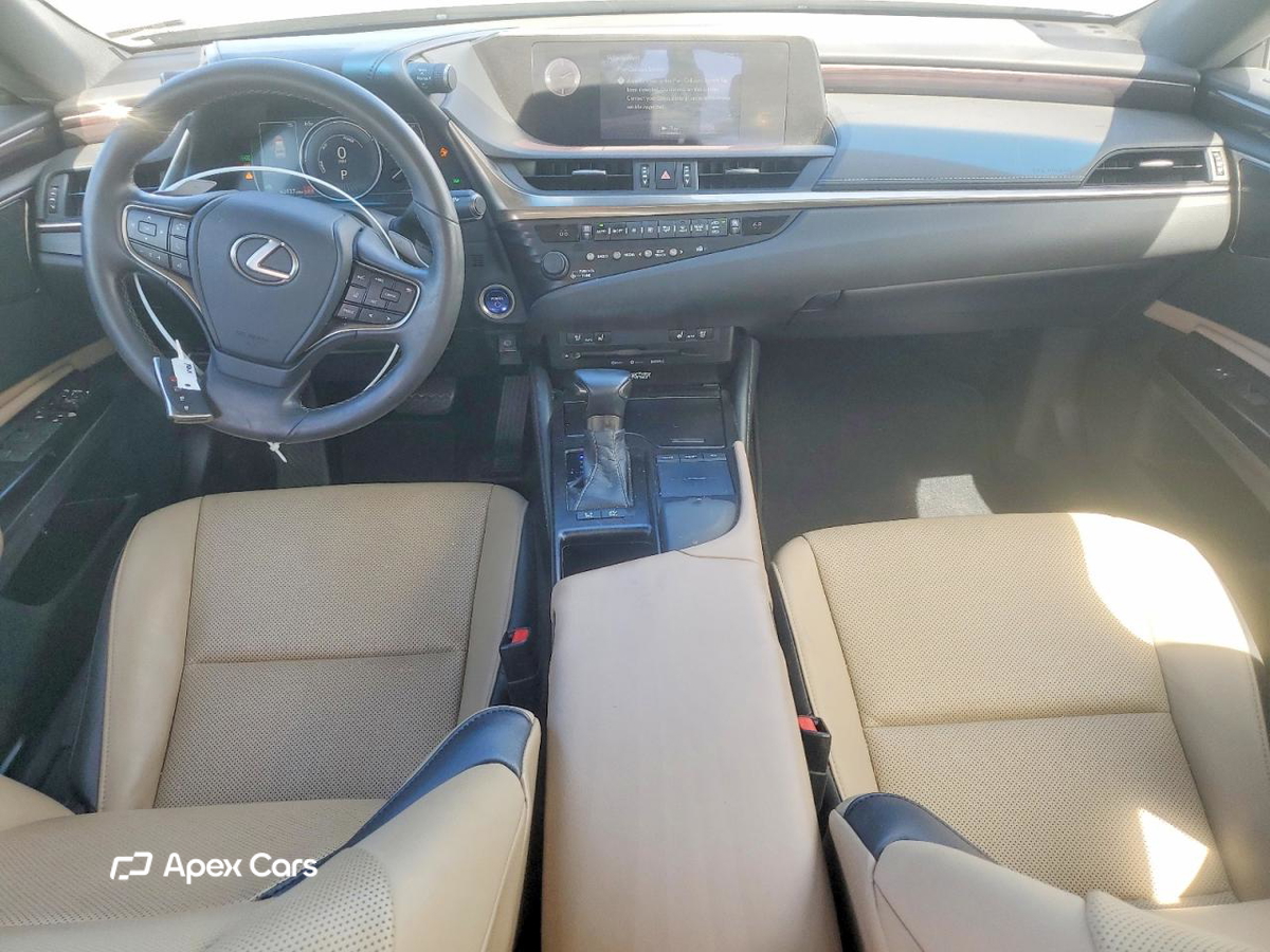 Lexus ES 2020