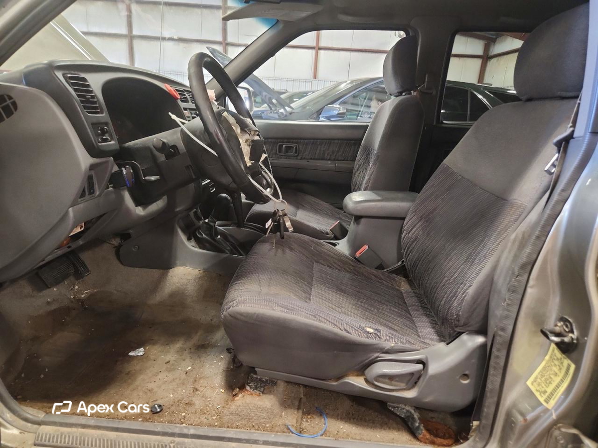 Nissan Navara (Frontier) 2000