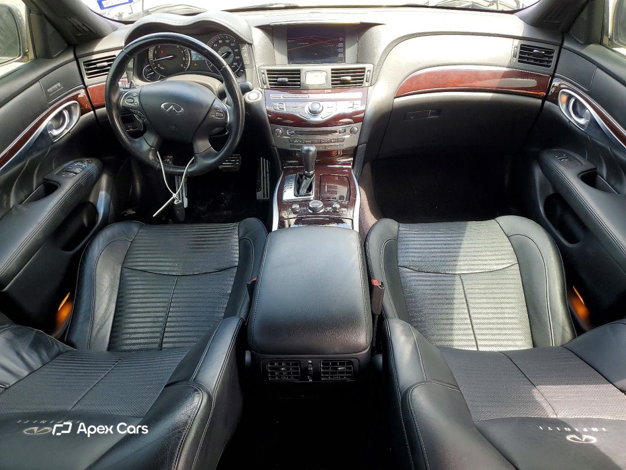Infiniti M 2013