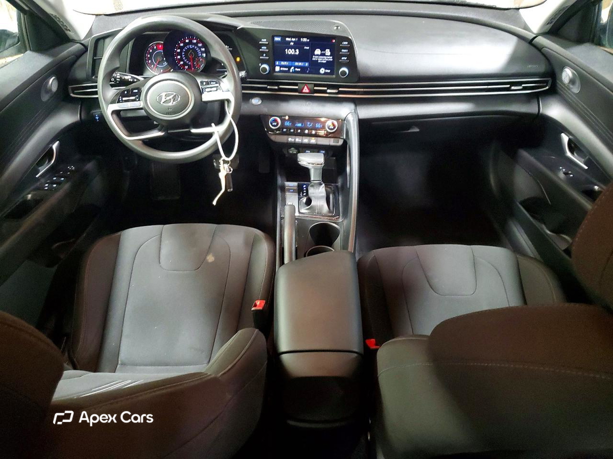 Hyundai Elantra 2022