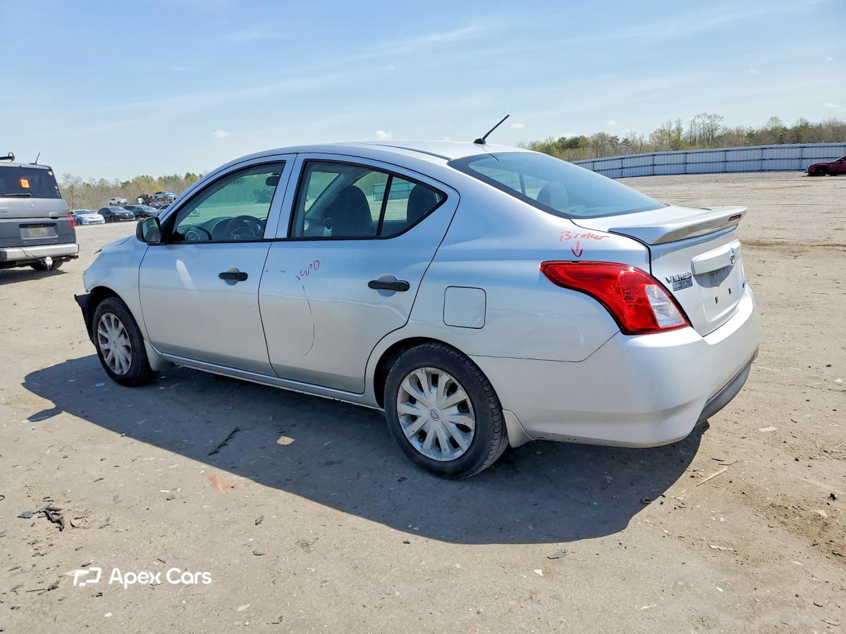 Nissan Versa 2015