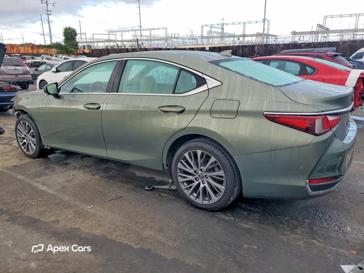 Lexus ES 2021