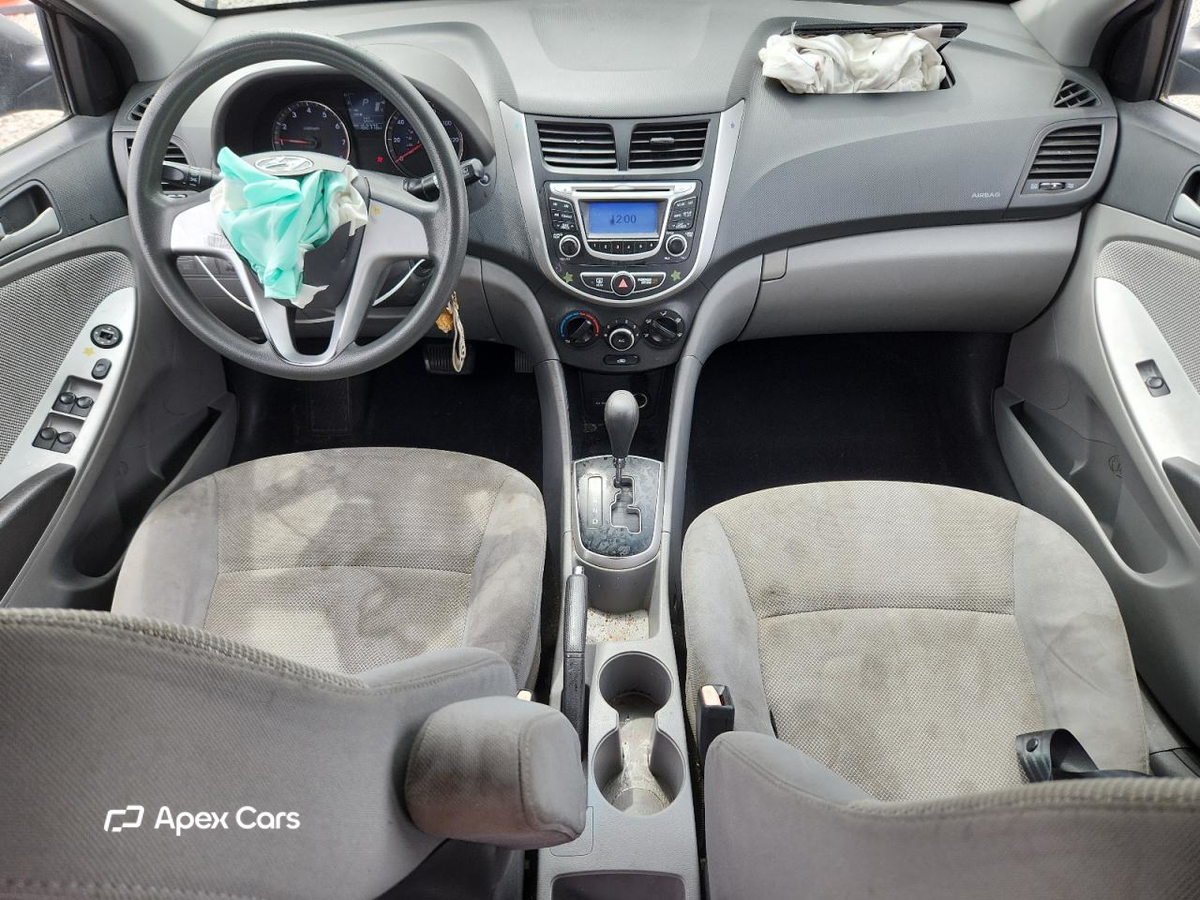 Hyundai Accent 2012