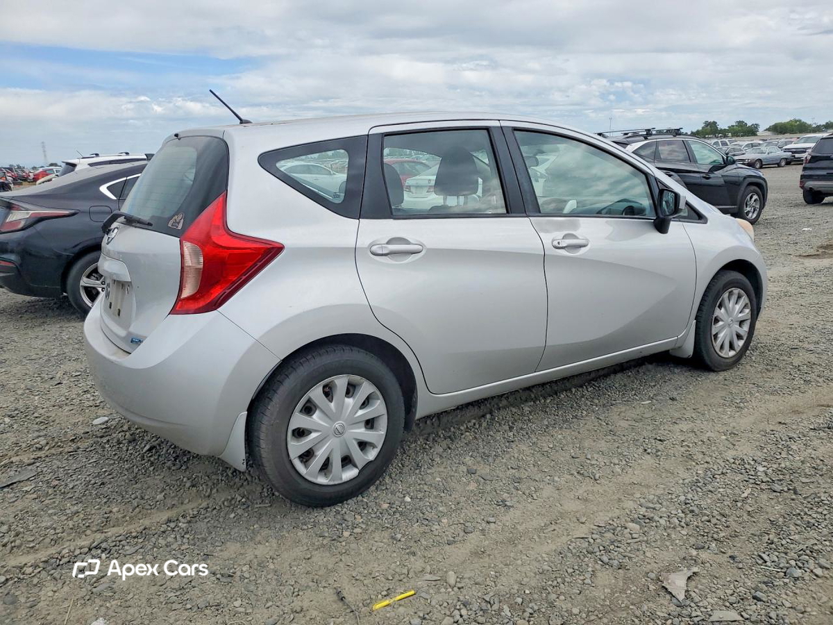 Nissan Versa 2015