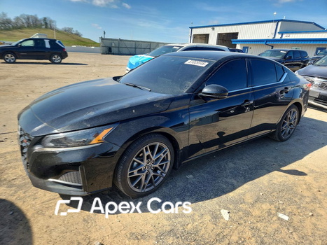 Nissan Altima 2024 - Image 1 of 12