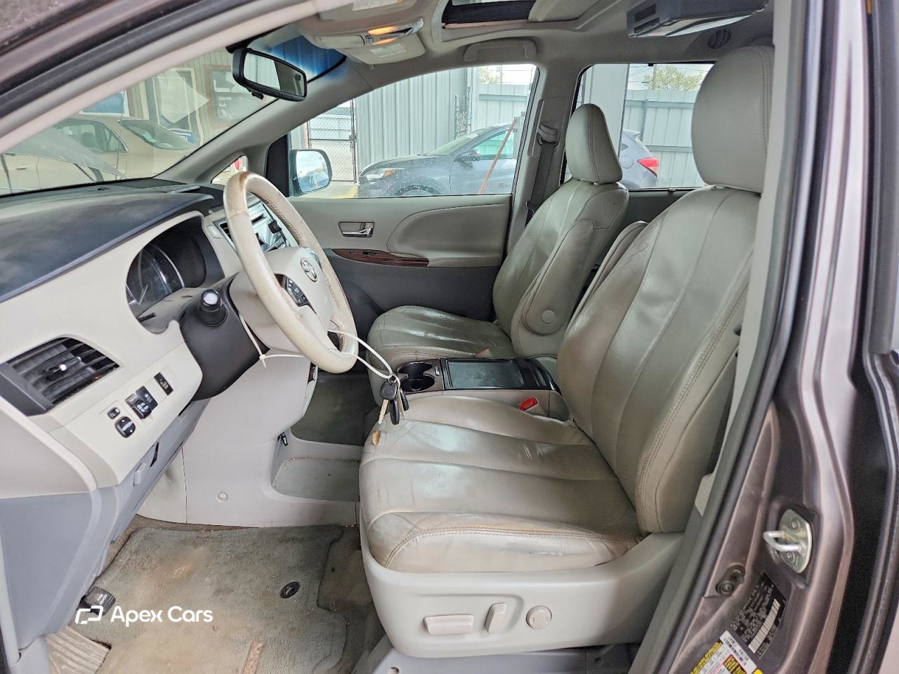 Toyota Sienna 2014