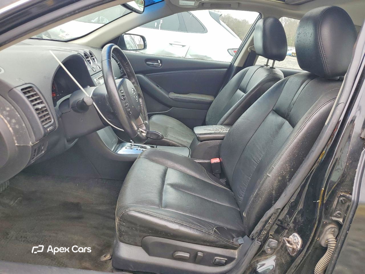 Nissan Altima 2010