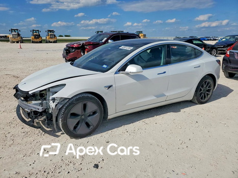 Tesla Model 3 2020 - Image 1 of 13