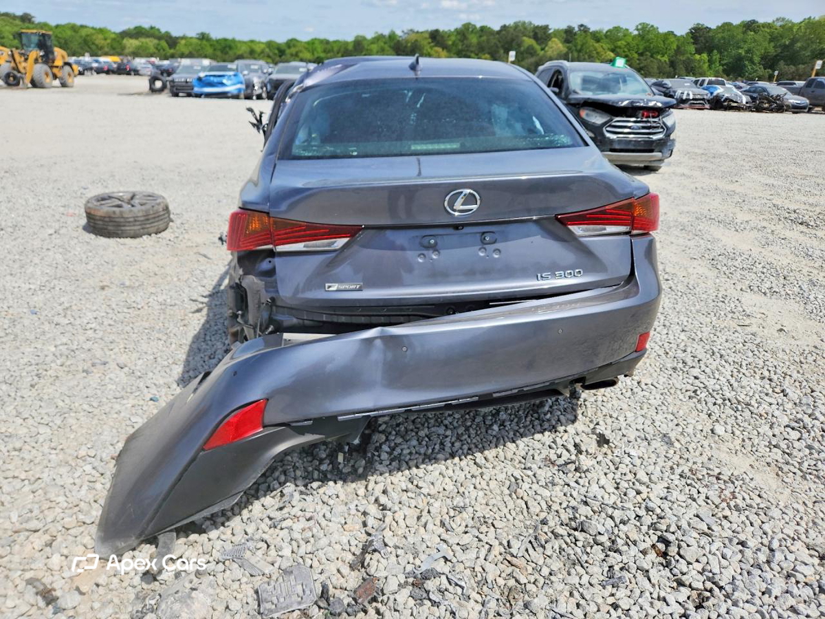 Lexus IS 2019