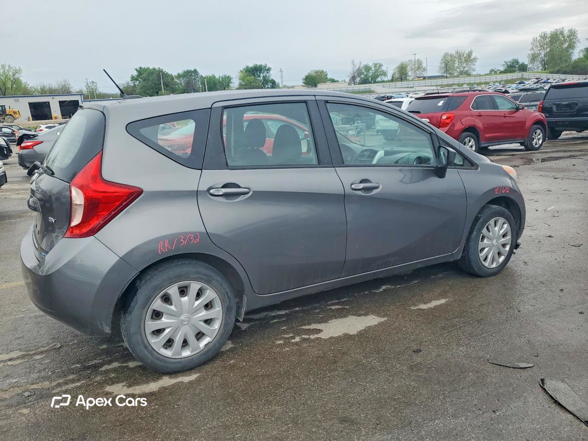 Nissan Versa 2016