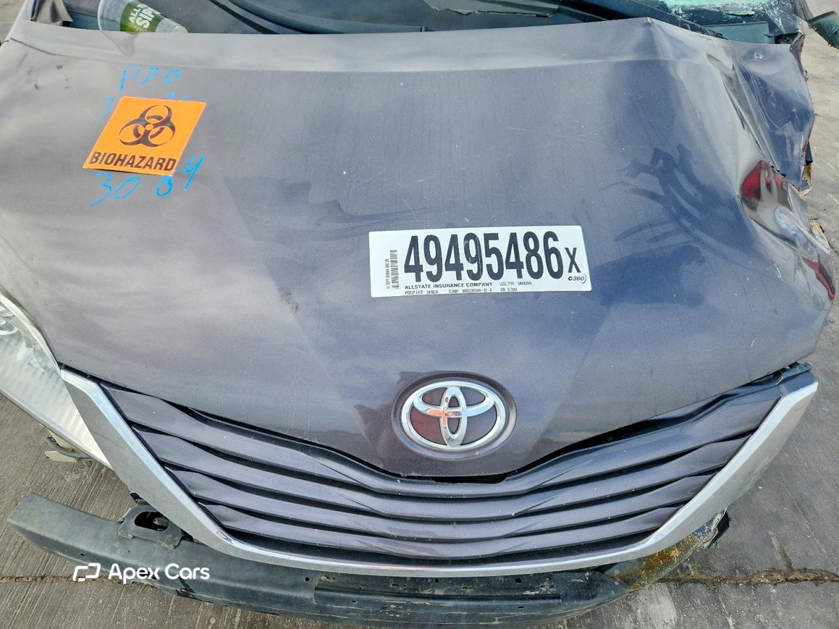 Toyota Sienna 2011