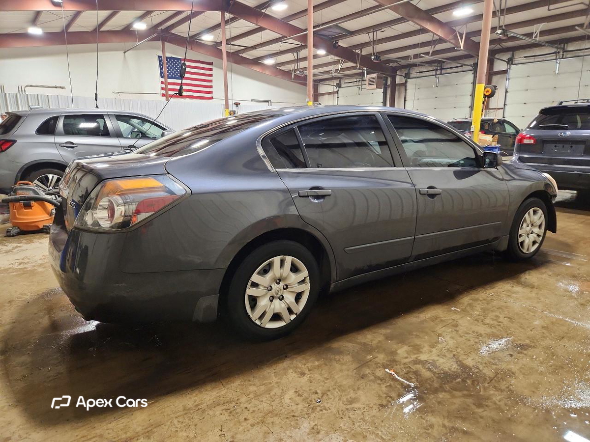 Nissan Altima 2010