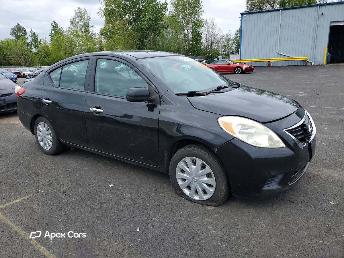 Nissan Versa 2013