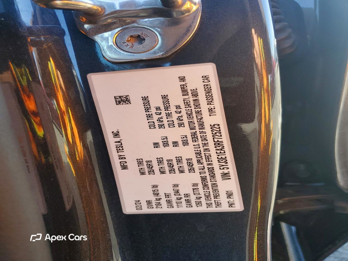 Tesla Model 3 2024