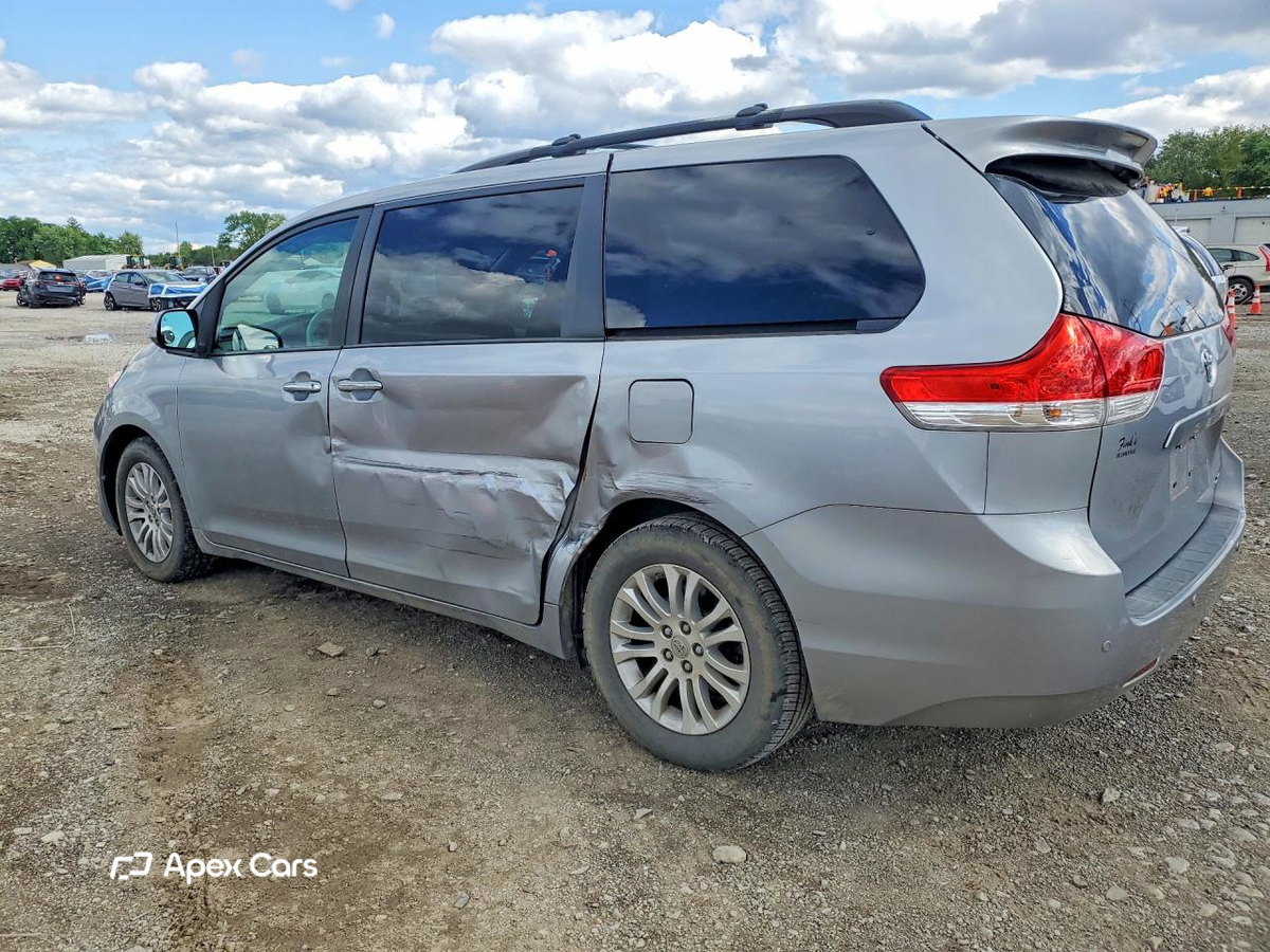 Toyota Sienna 2013